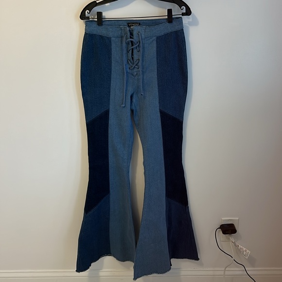Venus Colorblock Flare Jeans - Picture 3 of 8